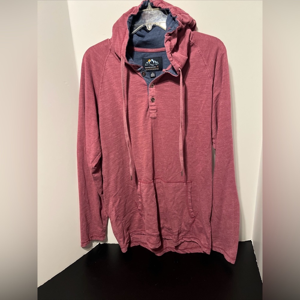 Women’s Mountain And Isles Hoodie with pockets long sleeve